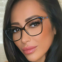 Adriana Meran Naken