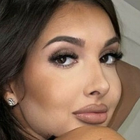 Adriannalinnaa Naken