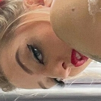 Alana Gollman Naken