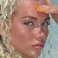 Alexa Tiziani Naken