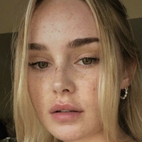 Alice Kristiansen Naken