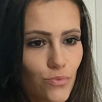amianna Naken