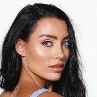 Andreanna Vanquelef Naken