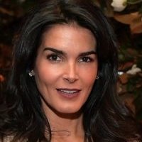 Angie Harmon Naken