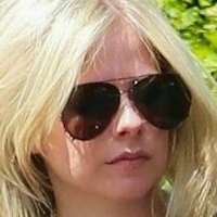 Avril Levigne Naken