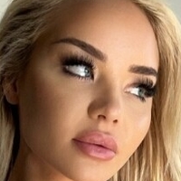 Bettinna Naken