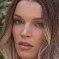 Brooke Lorraine Naken
