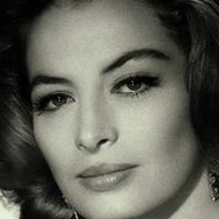 Capucine Naken