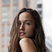 Carlota Enseñat Naken