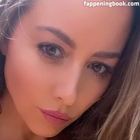Carly Baker Naken