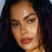 Caseysaron Naken