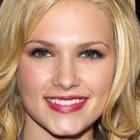 Claudia Lee Naken