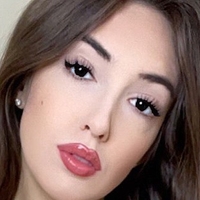 Coral Larsen Naken