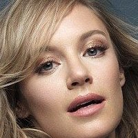 Danielle Savre Naken