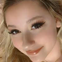 Destiney Naken