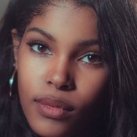 Diamond White Naken
