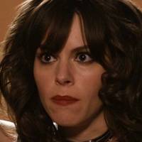 Emily Hampshire Naken