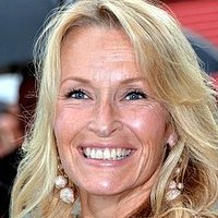 Estelle Lefebure Naken