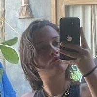 Frau Gretel Naken