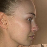 Frederikke Bach Naken