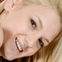 Harper Blondie Naken
