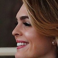 Hope Hicks Naken
