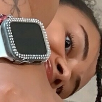 Ivens Peach Naken