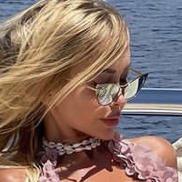 Julia Dybowska Naken