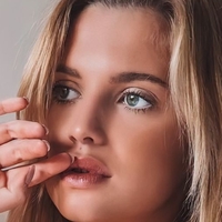Julia Palha Naken