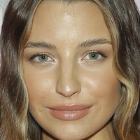 Julia Wieniawa Naken