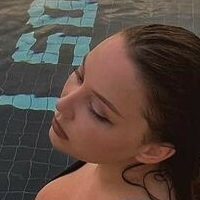 Julianna Naken