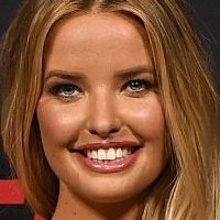 Kahili Blundell Naken