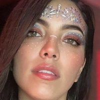 Karen Garzon Naken