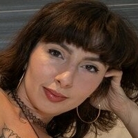 Kiki Helix Naken