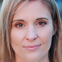 Laura Marie Naken