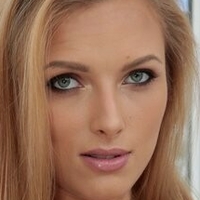 Layna Landry Naken
