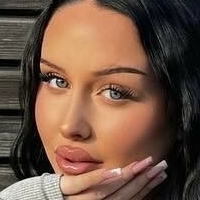 Luana He Naken