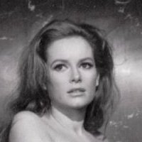 Luciana Paluzzi Naken