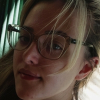 Luiza Steinmettz Naken