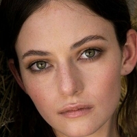 Mackenzie Foy Naken