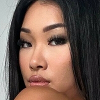 Martina Chen Naken