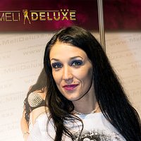 Meli Deluxe Naken