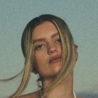 Mia Healey Naken