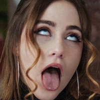 Miahandley Naken