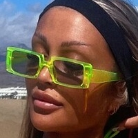 Michelle Cathrin Naken
