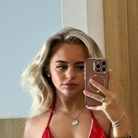 Nicole Cummins Naken