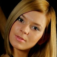 Paloma B Naken