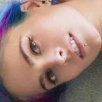 Paloma Naken
