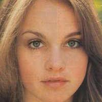 Pamela Sue Martin Naken