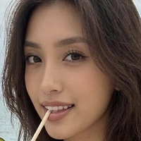 Paris Kingsley Naken